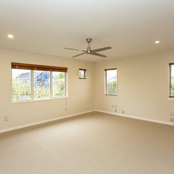 STUNNING HOME WITH ALL THE TRIMMINGS – FENDALTON - Photo 1