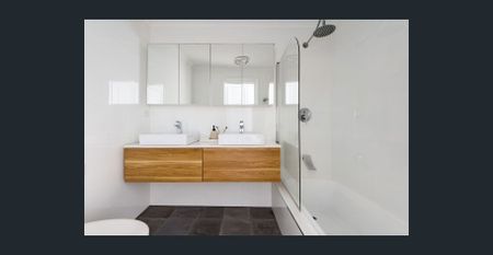 Location, location, location!!! - Photo 5