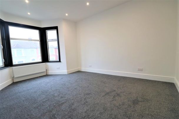 4 bedroom terraced house to rent - Photo 1