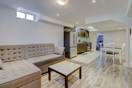 For Lease - 20 Snowy Owl Way, Toronto, Ontario - Photo 2