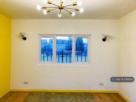 2 bedroom maisonette to rent - Photo 2