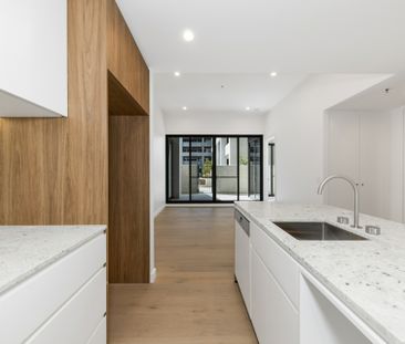 Chic Urban Living in Vibrant Parkes - Photo 3