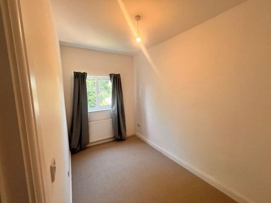 2 bedroom end of terrace house to rent - Photo 1