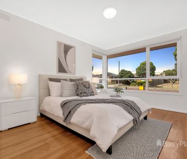 The Perfect Home, In A Great Location! - Photo 6