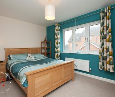 2 bedroom end of terrace house to rent - Photo 1