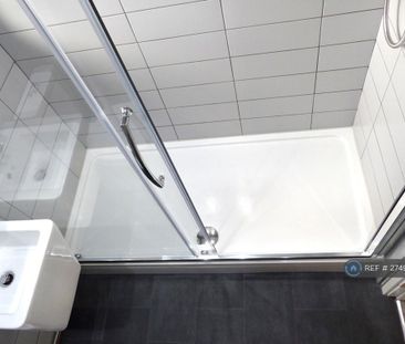 4 bedroom terraced house to rent - Photo 3