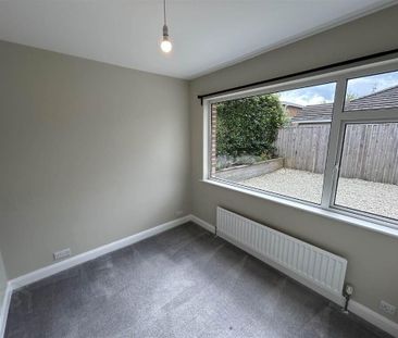 13 Carolsteen Park, Helens Bay, BT19 1JU - Photo 3