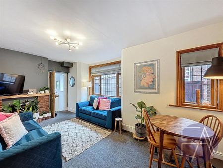 3 bedroom semi-detached house to rent - Photo 5