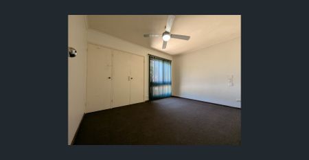 LOVELY 3 X 1 HOME WITH WORKSHOP - Photo 5