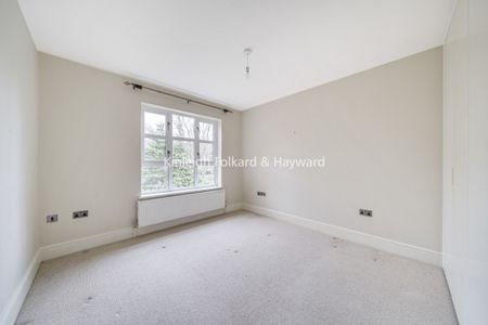 Woodside Lane, London, N12 - Photo 2