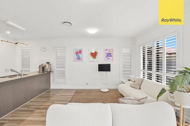 Stunning Family Home in Colebee - Photo 1