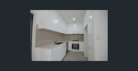 Near New 3 Bedroom Apartment!!! Luxury Living!!! - Photo 2