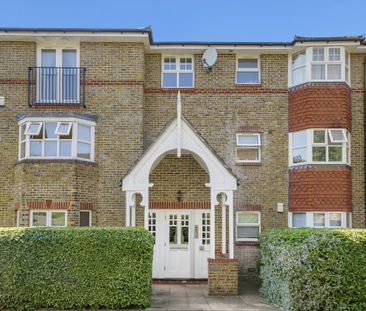 2 bedroom flat in Putney - Photo 1