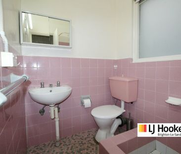 FIRST FLOOR STUDIO APARTMENT - OPPOSITE THE BEACH! - Photo 4
