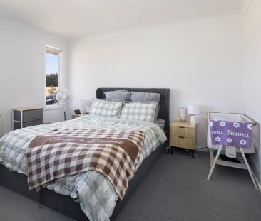 4 BEDROOM FAMILY HOME IN SMYTHES CREEK - Photo 2