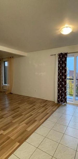 1 1/2 libre maintenant à Sainte-Catherine (Rive-Sud de Mtl) - Photo 1