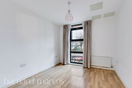 Scott Avenue, London - Photo 3