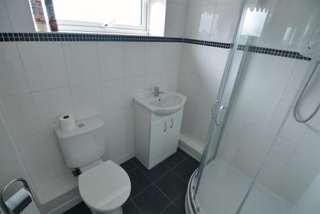 3 St Peters Road, ROCK FERRY CH42 - Photo 4