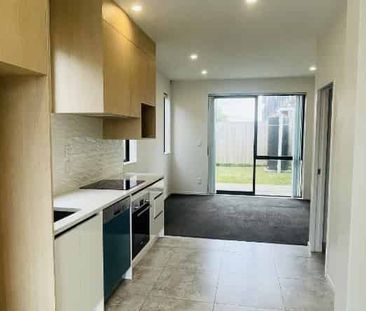 5/1 Sylvan Crescent , Te Atatu South - Photo 1