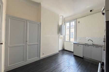 APPARTEMENT EN BON ÉTAT - TRÈS LUMINEUX & SANS VIS-AVIS - Photo 4