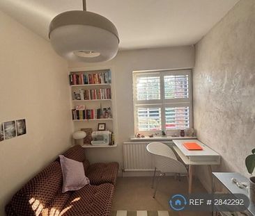 2 bedroom semi-detached house to rent - Photo 3