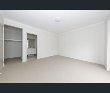 8 Woodland Avenue, Keysborough, Vic 3173 - Photo 1