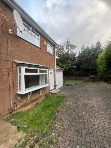 3 Bed Detached House, Middleton Road, LS10 - Photo 4