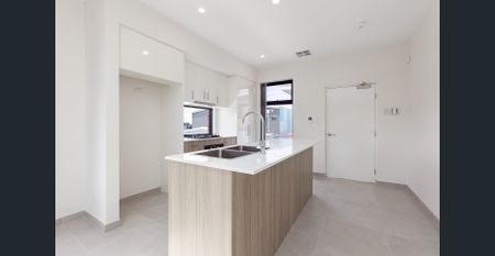 Top Floor Contemporary Living - Photo 5