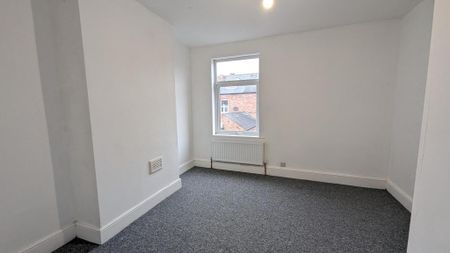 3 bedroom terraced house to rent - Photo 4