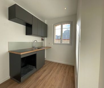 Location Appartement 2 pièces 40m² ENGHIEN LES BAINS 95880 - Photo 4