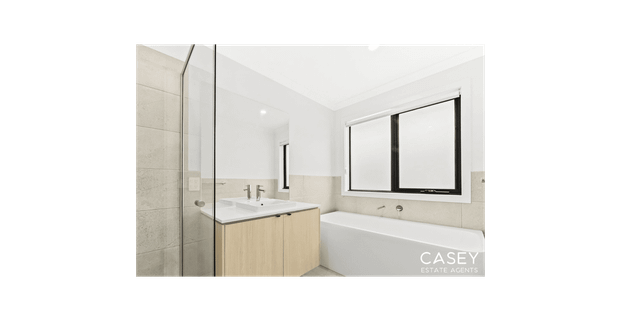 Sophisticated & Elegant - Photo 1