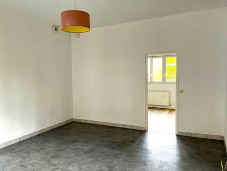 Location Appartement 3 pièces 53m² CAUDEBEC LES ELBEUF 76320 - Photo 2