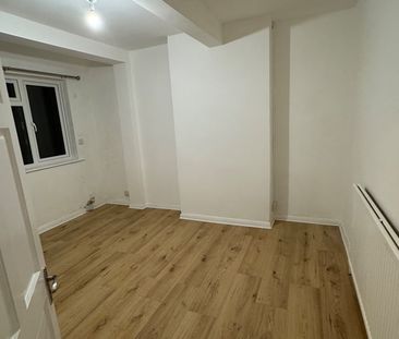 4 Bed Terraced House, Woodmansterne Road, SW16 - Photo 5