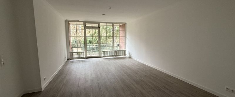 Großzügige, sanierte 2,5-Zimmer-Wohnung mit Loggia in zentraler Lage - Foto 1