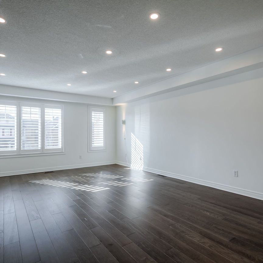 For Lease - 3086 Highbourne Crescent, Oakville, Ontario - Photo 1