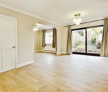 4 bedroom semi-detached house to rent - Photo 5