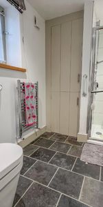 LET PRIOR TO MARKETING 3 Bedroom family home in a desirable location - Photo 4