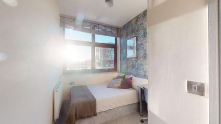 7 bedroom flat to rent - Photo 4