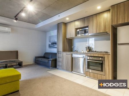 Sensational City Pad *UNFURNISHED* - Photo 2