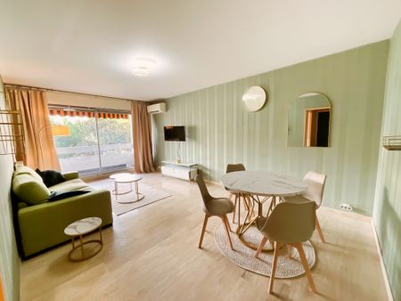 Location Appartement 3 pièces 72m² MARSEILLE 4ème - Photo 3