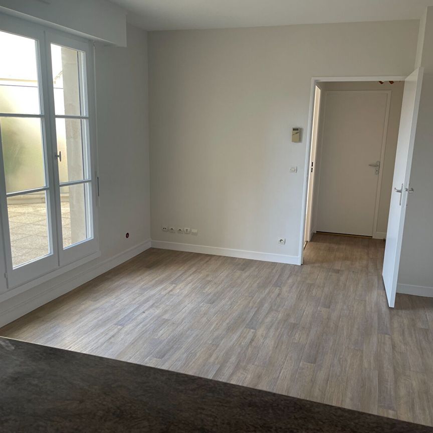Plein centre-ville Appartement Poissy 2 pièces avec terrasse, - Photo 1