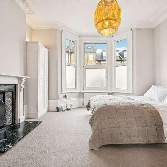 Geraldine Road, London, SW18 - Photo 1