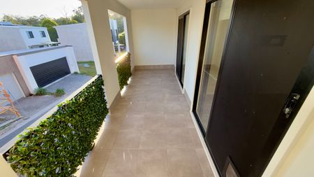 One Bedroom Townhouse in Coomera - Ready To Call Home - Photo 3