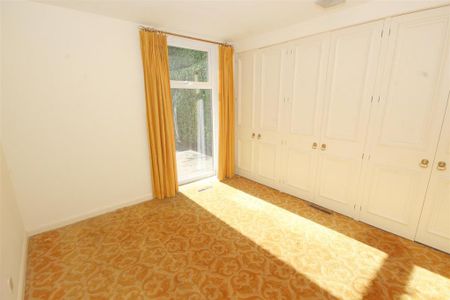 3 bedroom detached bungalow to rent - Photo 4