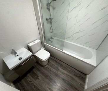 3 bedroom semi-detached house to rent - Photo 6