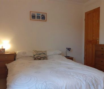 Holyrood, EH8, Edinburgh - Photo 4