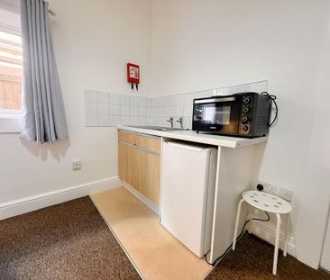 Studio to rent - Photo 5