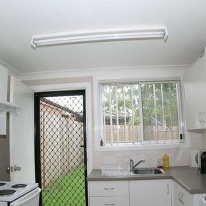 Studio Apartment Minutes Walk to Heart of Long Jetty - Photo 2