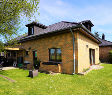 Sehr gepflegte Villa mit Garten und Garage in ruhiger Lage, gelegen... - Photo 3