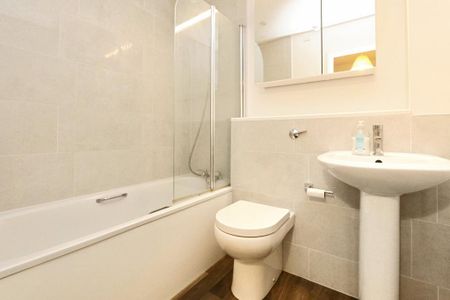 2 bedroom terraced house to rent - Photo 3